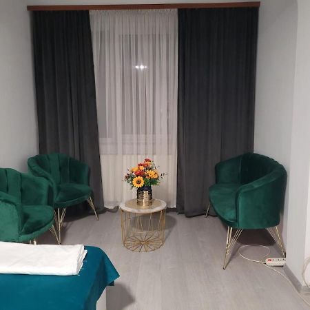 Zenlux Hotel Яш Екстериор снимка