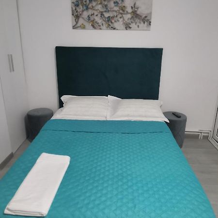 Zenlux Hotel Яш Екстериор снимка