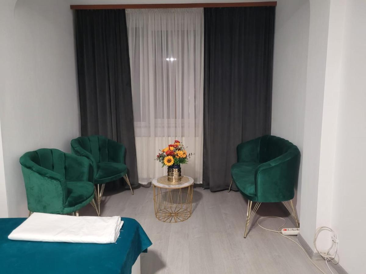 Zenlux Hotel Яш Екстериор снимка