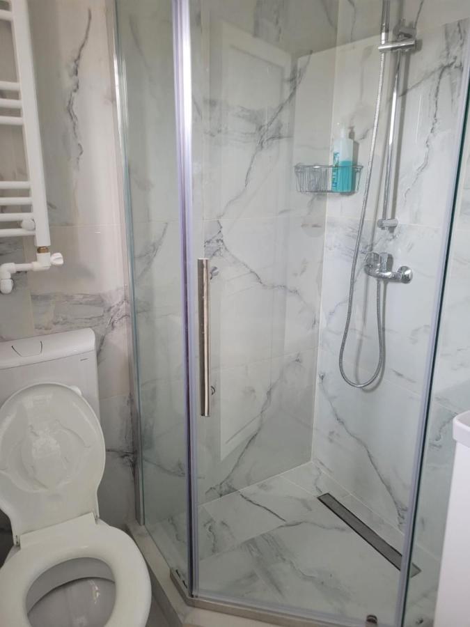 Zenlux Hotel Яш Екстериор снимка