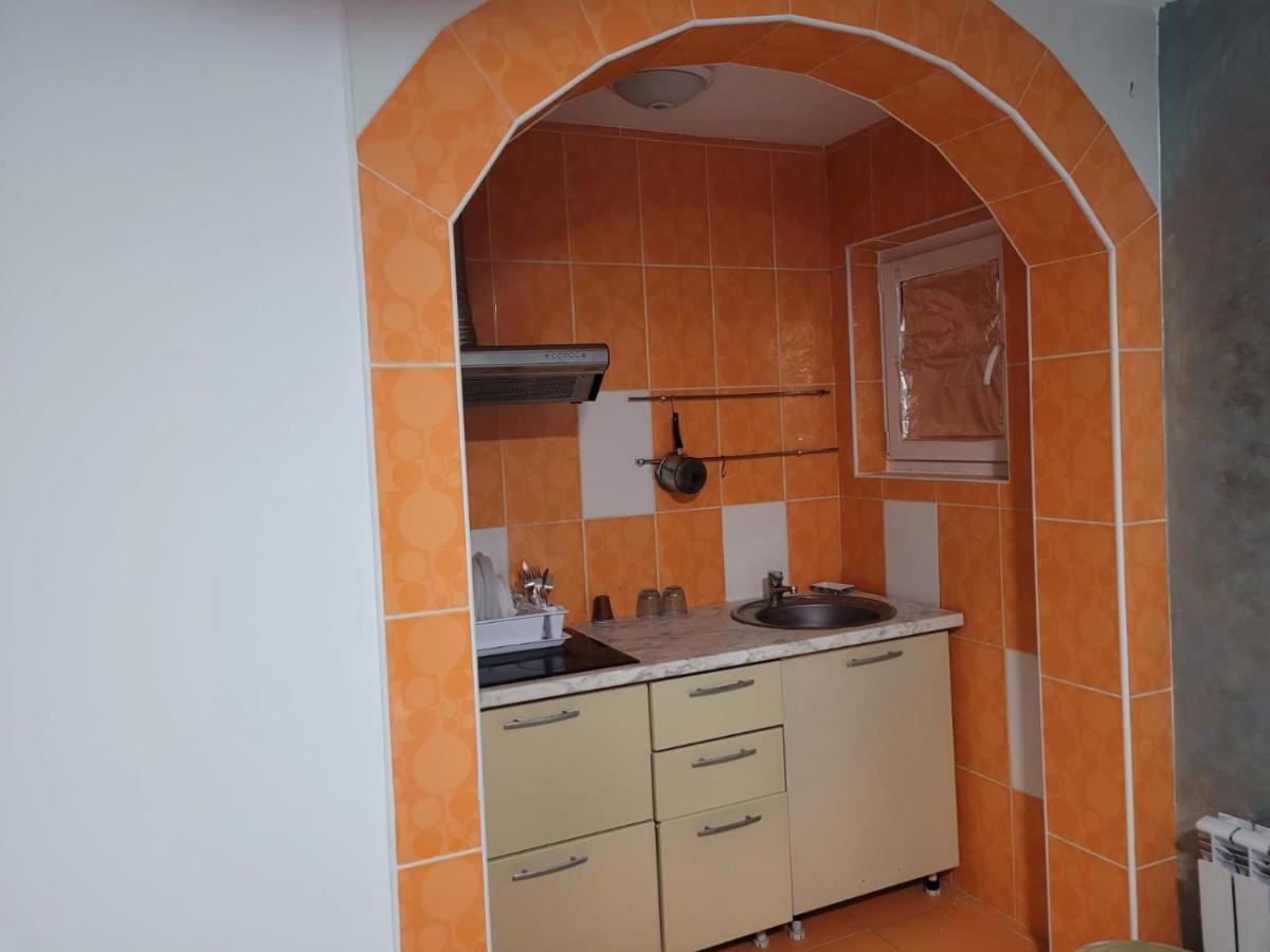 Zenlux Hotel Яш Екстериор снимка